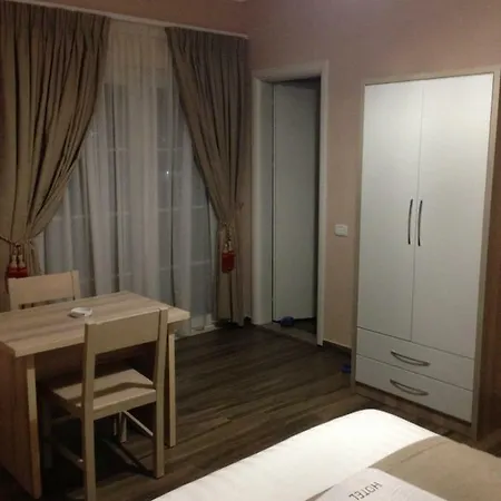 Real Szálloda Ishull-Lezhë